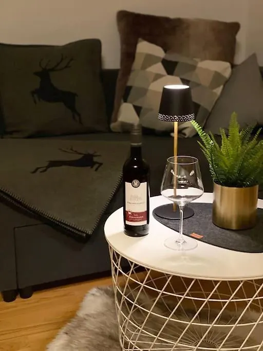 Neues Ruhiges Apartment, Bergblick, Stellplatz Bischofswiesen