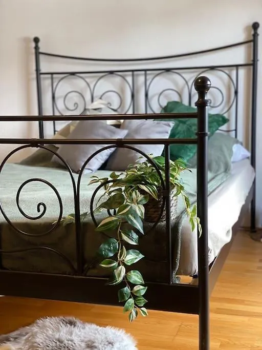 Neues Ruhiges Apartment, Bergblick, Stellplatz Bischofswiesen